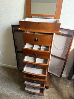 Hives and Honey Nora Traditional Locking Jewelry Armoire