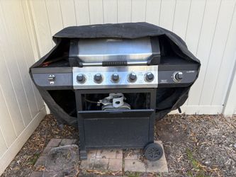 Gas Grill With Cover