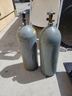 Tank helium/carbon dioxide. 1 $60 2x $100