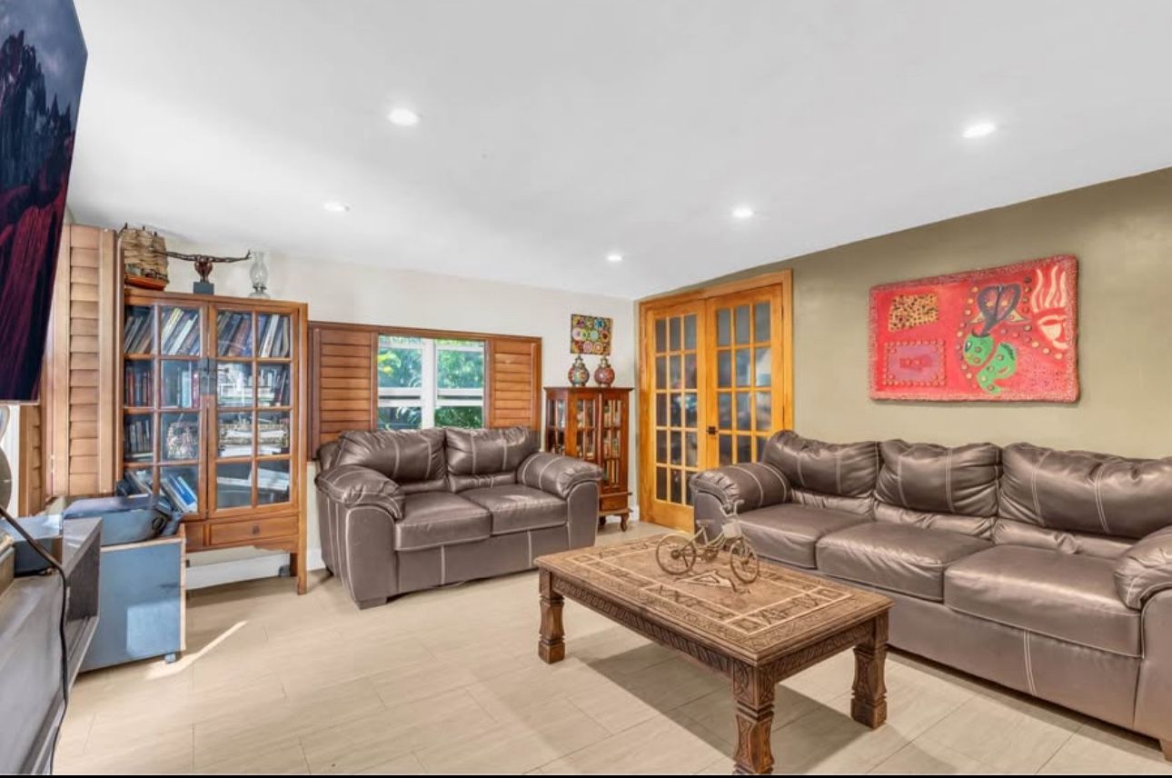 Leather Sofa Set