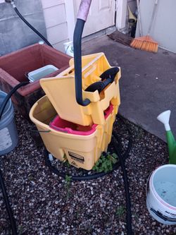 Mop bucket