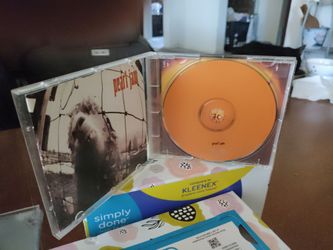 PEARL JAM ( MUSIC CD). PICK ⛏️ UP ONLY