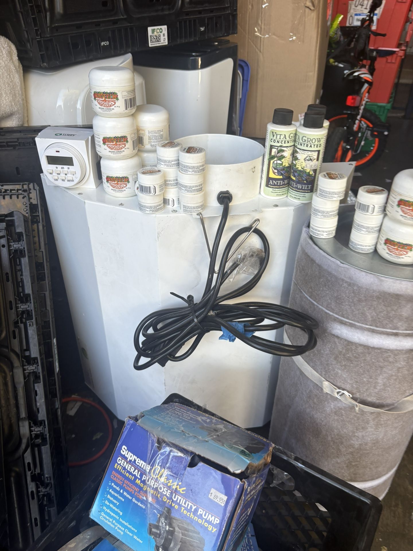 Weed/Plant Growing Nutrients & Equipment