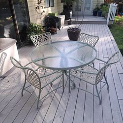5 Piece Brown Jordan Tamiami Outdoor patio Table and chairs