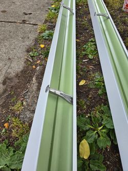 Rain gutter