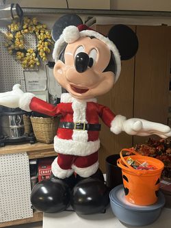 New Santa Mickey