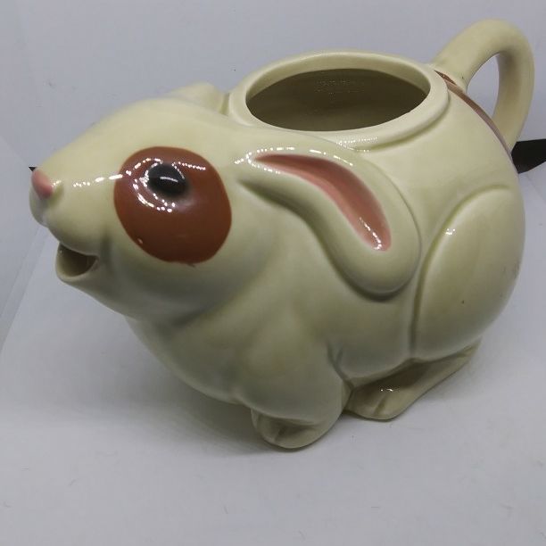 VINTAGE BUNNY PITCHER