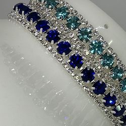 2 WOMENS GREEN BLUE SILVER RHINSTONE BRACELET  ESTATE FIND JEWELRY 