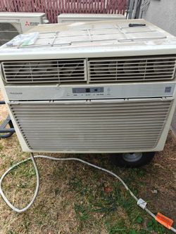Frigidaire 25,000 BTU 230-VOLT window or wall AC