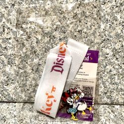 Disney Magic Key Holders 2025 Exclusive Pin Lanyard Minnie Daisy Disneyland 