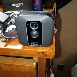 Blink XT2 Camera Easy Set Up Comes With Adapter And Cord