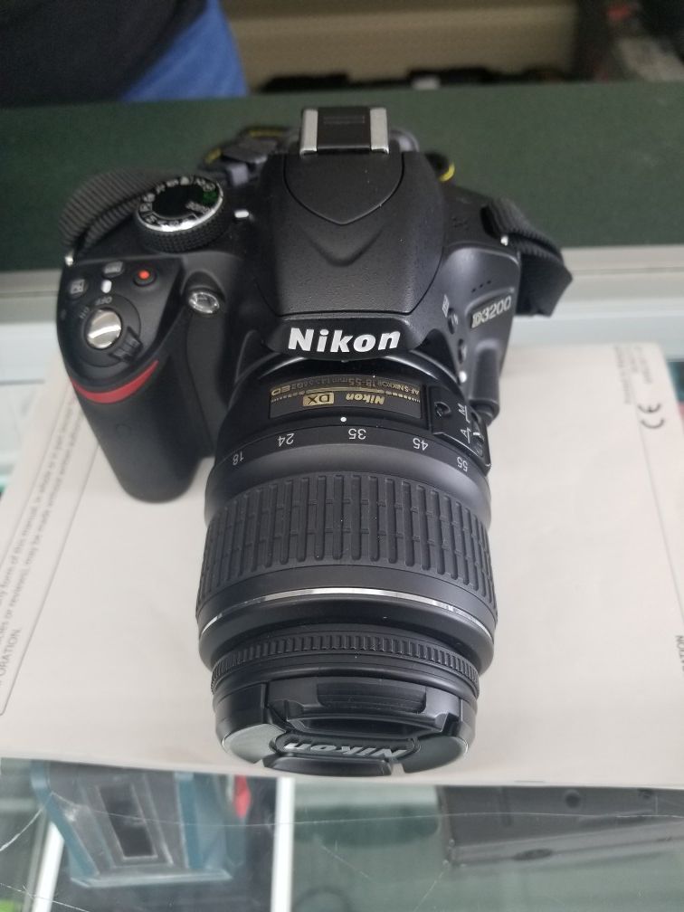 Nikon D3400 HDSLR camera, telephoto, 24.2 megapixel DX format with collapsible 18-55mm lens, and complete kit, $350