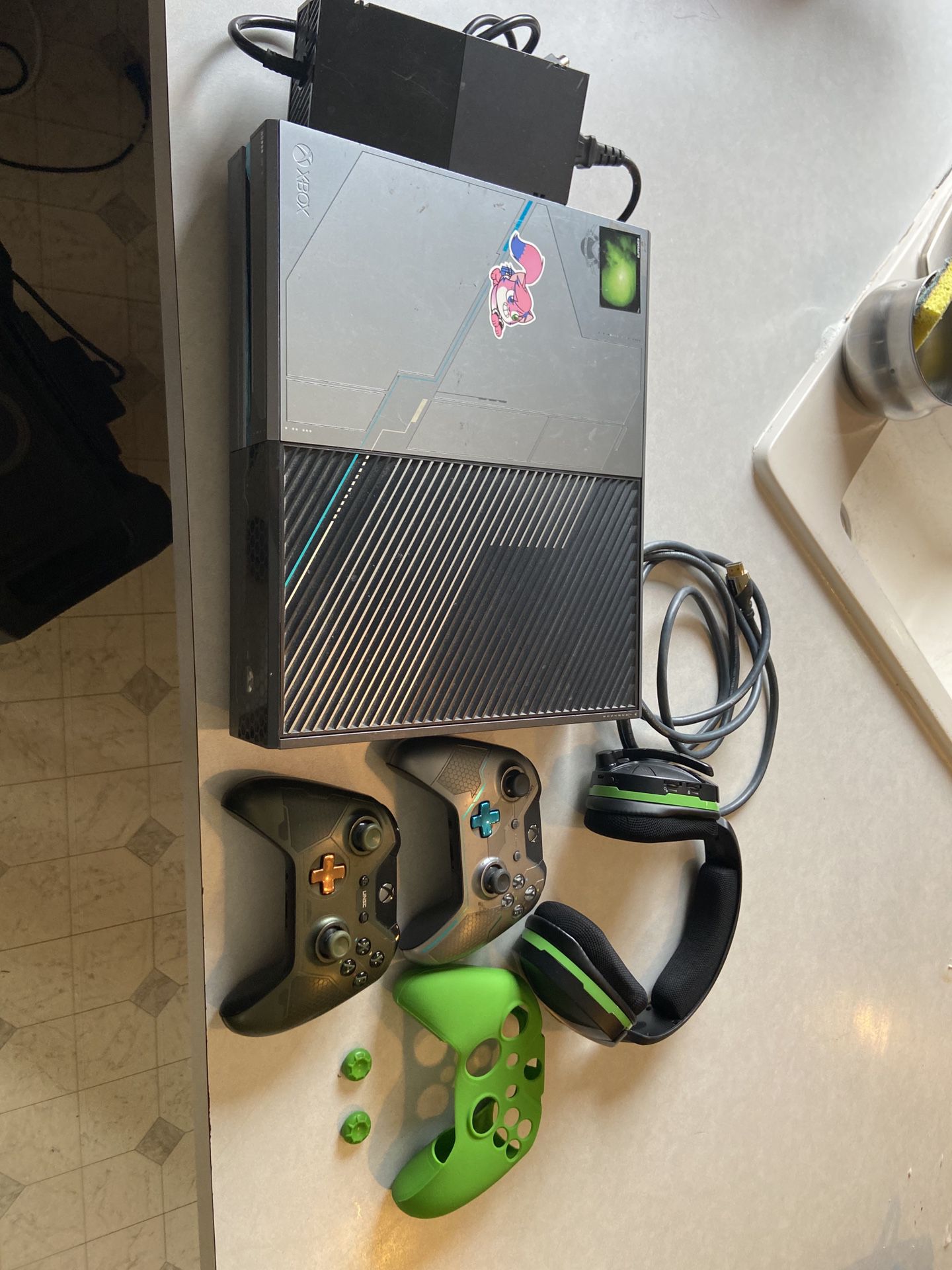 Xbox one halo 5 limited edition