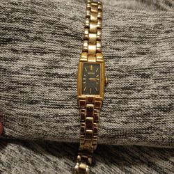 Seiko Women's Watch V220-0AB0