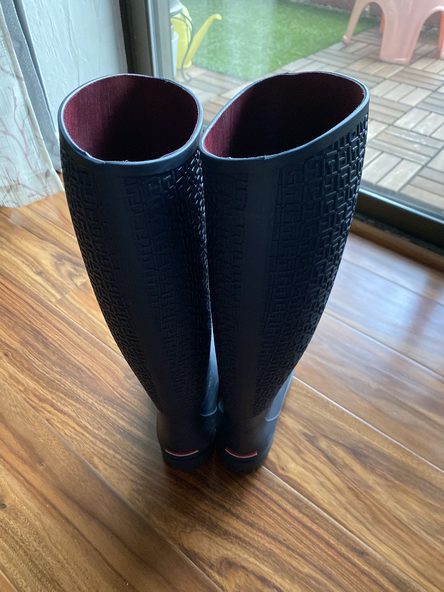Rain boots size 9