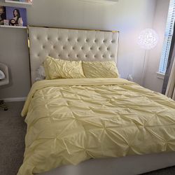 QUEEN BED