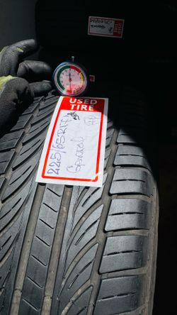 1 Used Tire 🛞 Good condition 225/65R17” General Reliatrek ☄️☄️☄️