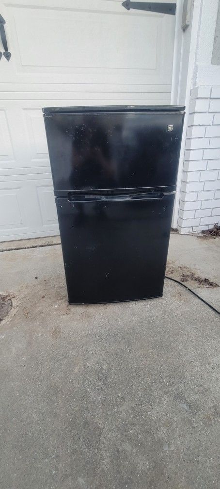 GE Mini Fridge Freezer