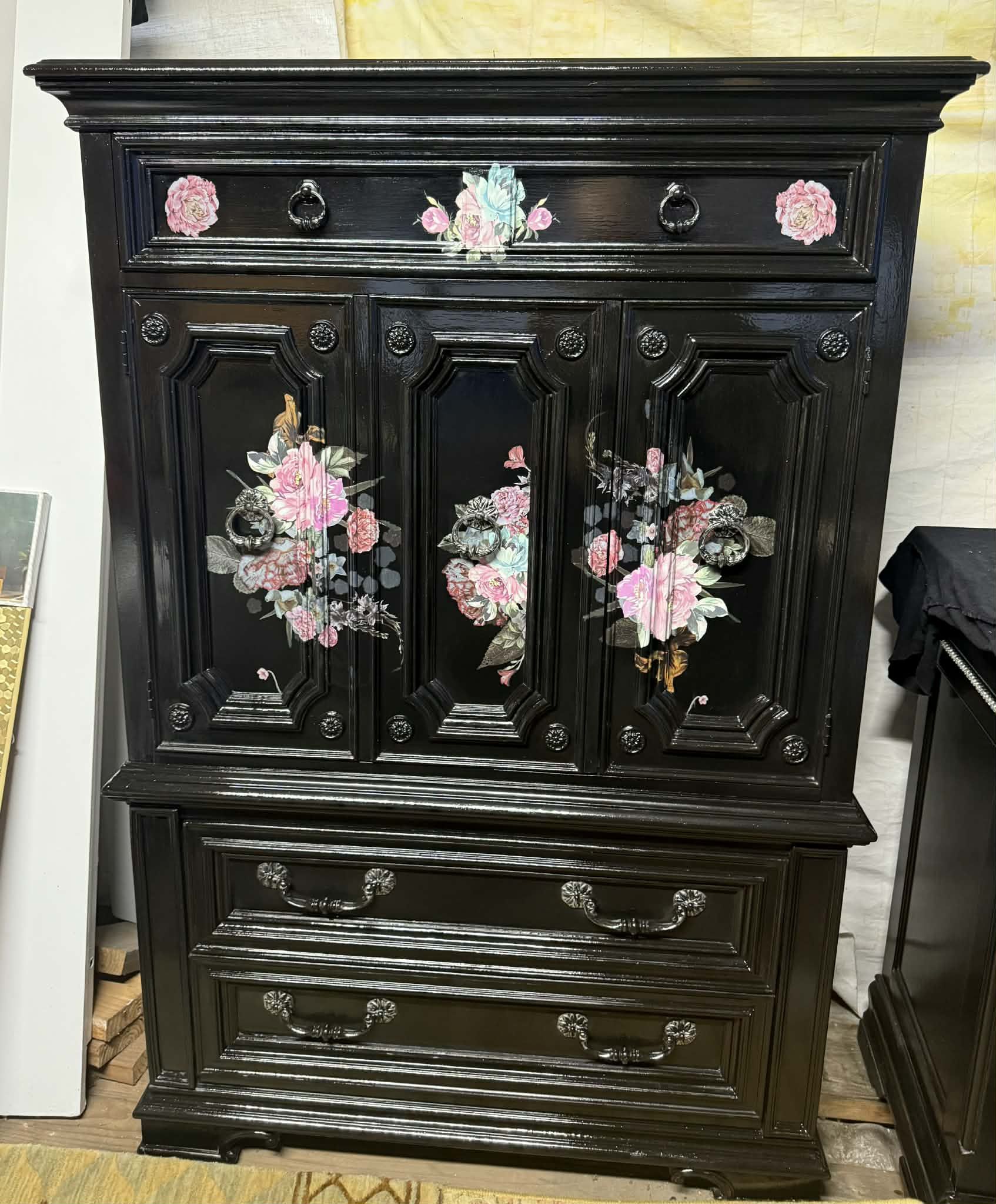 Beautiful French Boho Style Dresser/ Chalet Brand Thomasville Colors Black And Pastels Has Been Refurbished