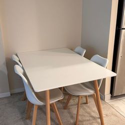 Dinning Table And Chairs 