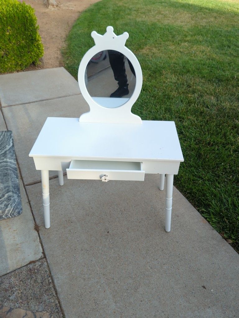 Kids Make Up Desk