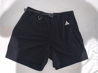 Nike ACG Logo Belted Nylon Straight-Leg Shorts Black/Anthracite Size: Medium