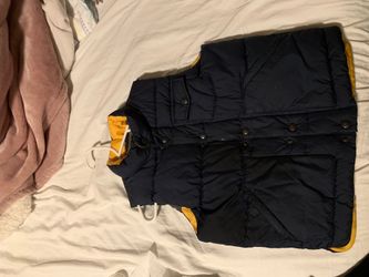 Gap vest for boys age 5 to 8