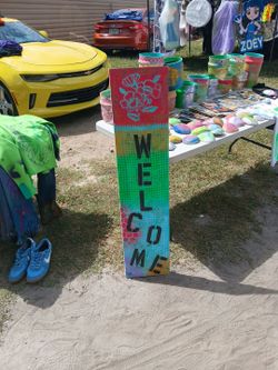 Welc ome sign