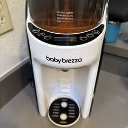 Baby Brezza Formula Dispenser