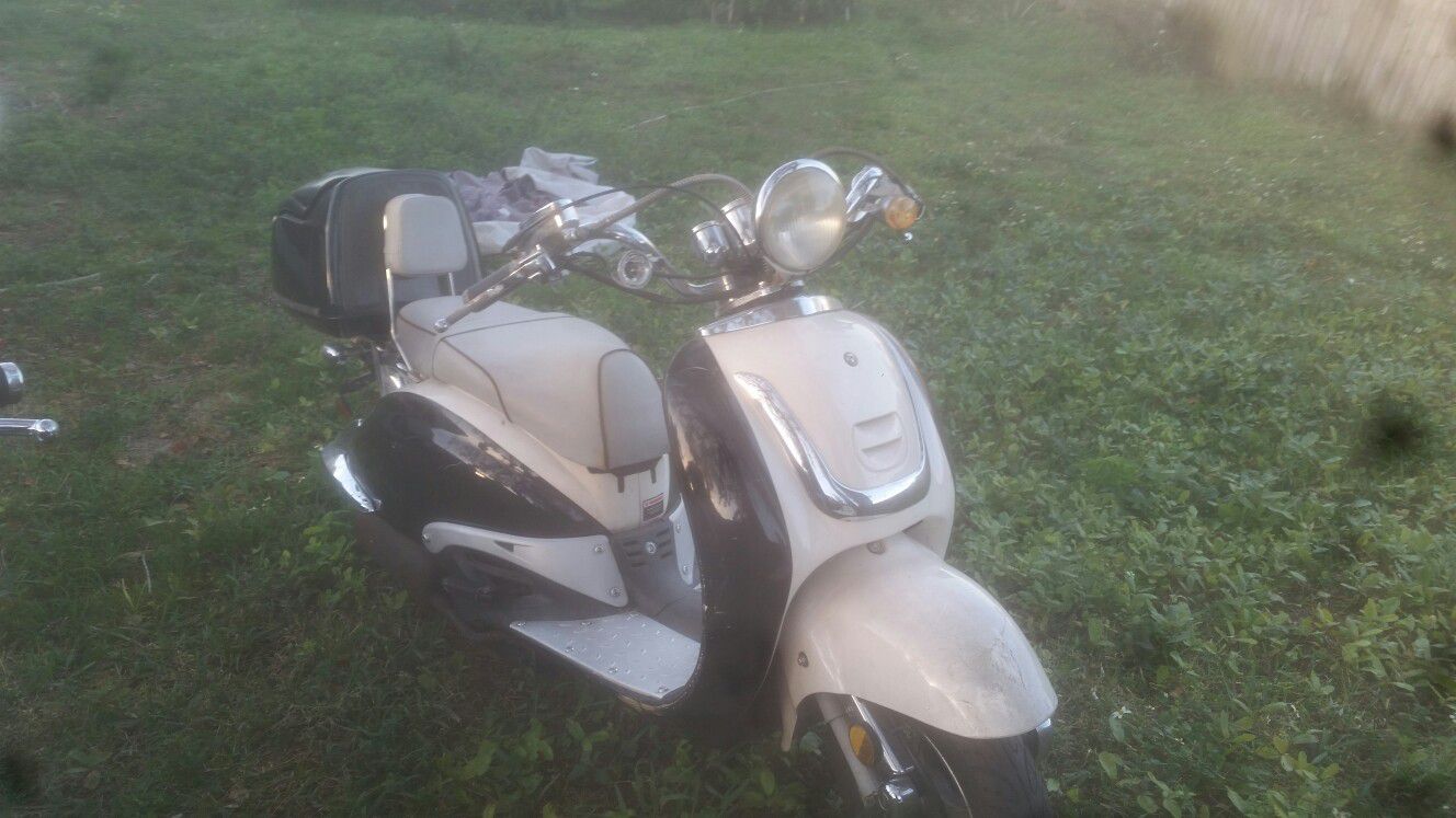 2013 ZNEN 150cc Scooter