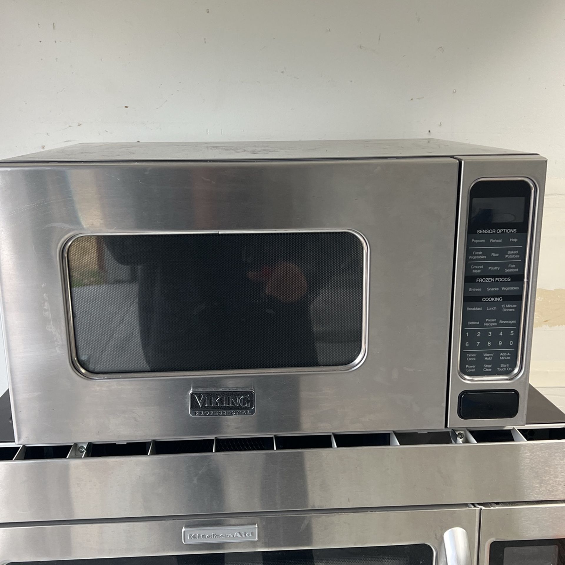 Viking Professional Microwave