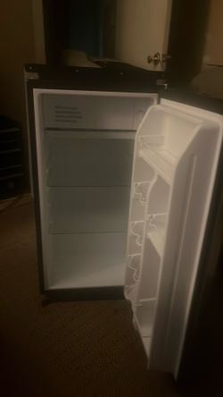 Practically new 12V mini fridge from camper