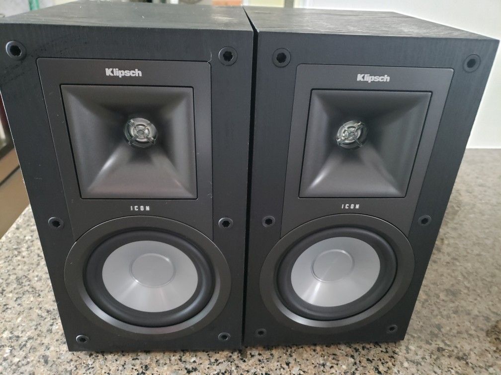 Klipsch KB - 15 speakers