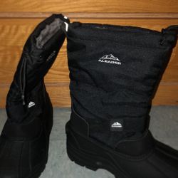 Snow Boots Size 9.5