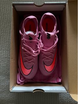 Soccer cleats