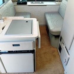 2005 Winnebago Rialta 22QD 