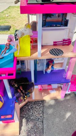 Barbie dream house