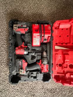 Milwaukee m18 drill set