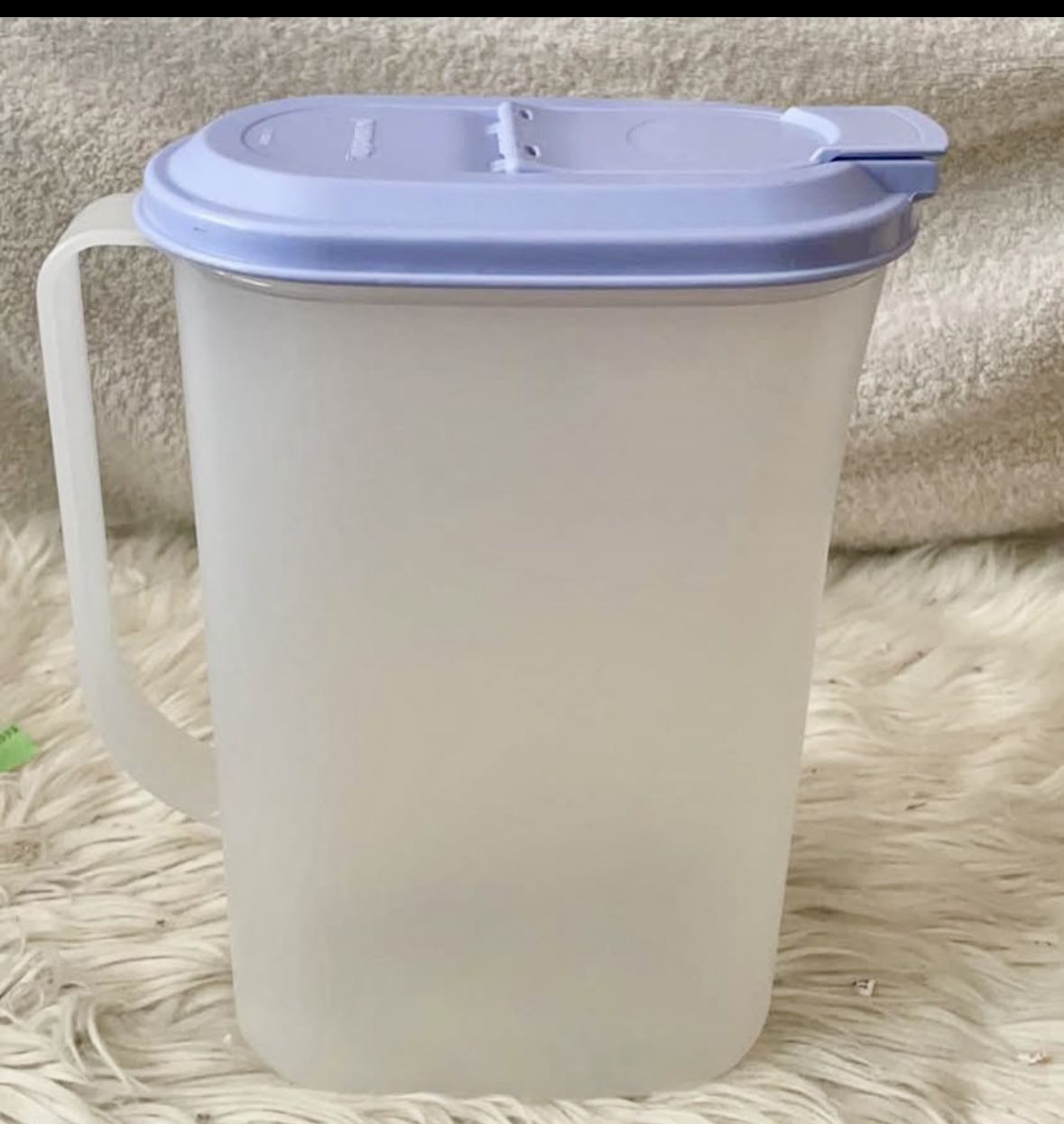 Vintage Tupperware slim line 2quart pitcher with lavender top