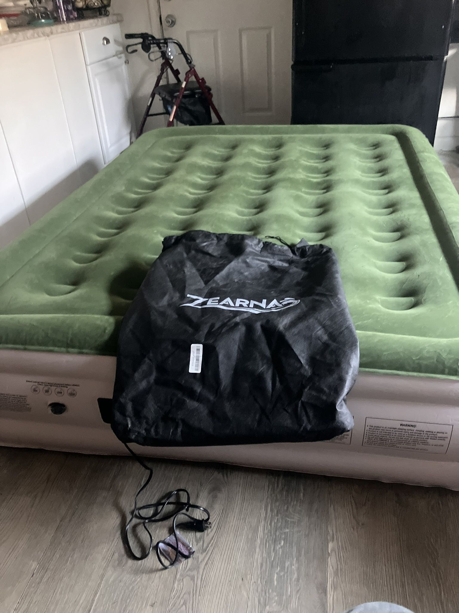 Queen Size Inflatable Air Mattress (Brand New)