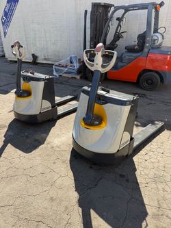 Crown pallet jacks