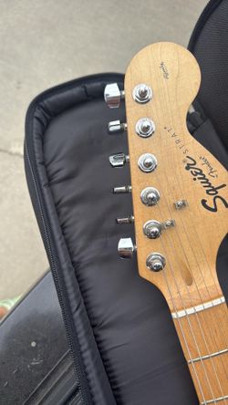 Guitar squier by fender