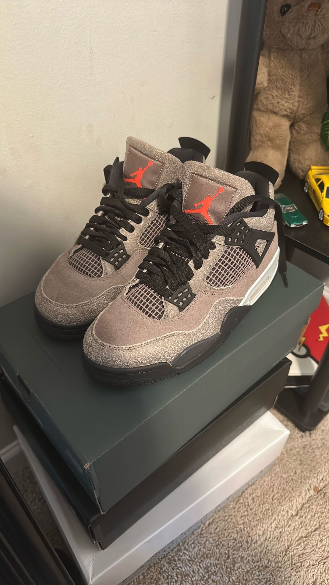 Jordan 4 Taupe Haze
