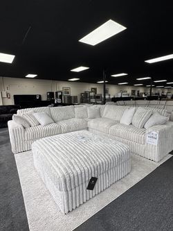 3PC Stupendous Sectional. 🚚WE DELIVER🚚