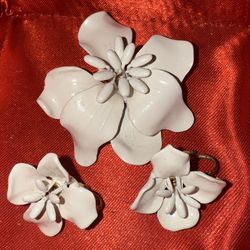 White Flower Brooch and matching Clip On Earrings