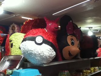 Pokemon piñata