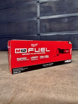 Milwaukee M12 FUEL Oscillating Multi-Tool (Tool Only)