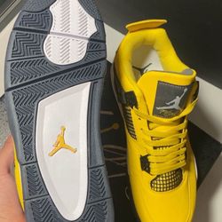 Jordan 4 Lightning 