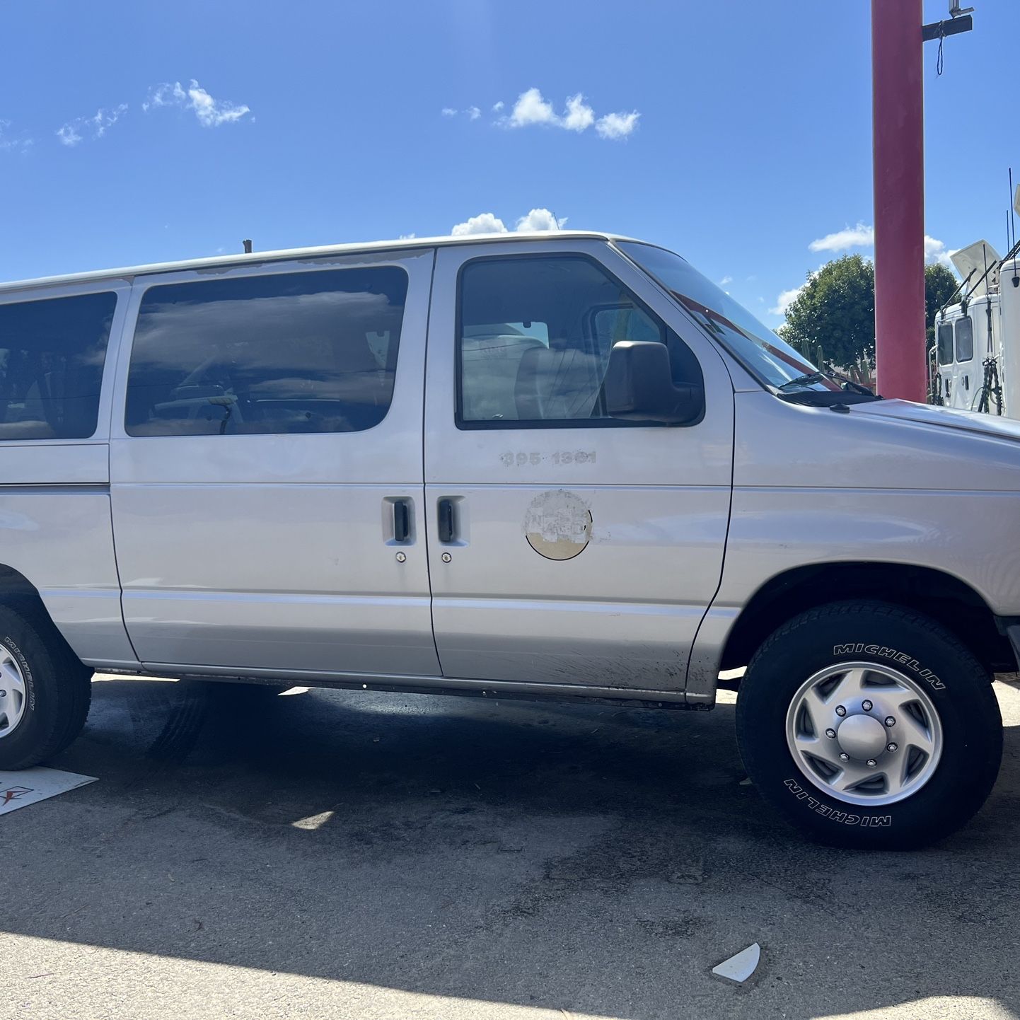 2006 Ford E-350