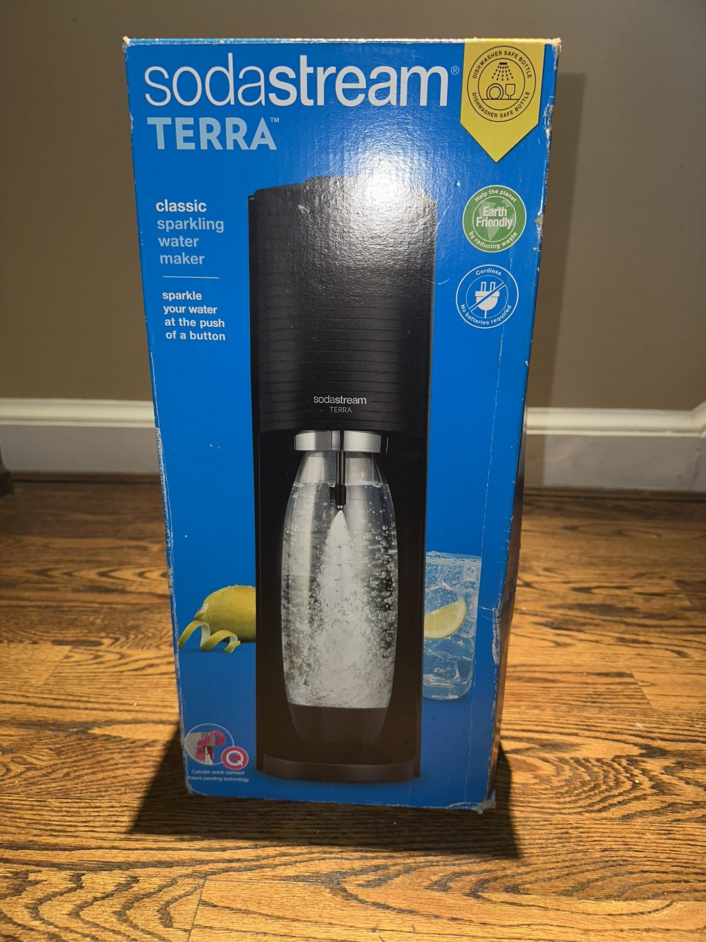 Sodastream Terra + Co2 Tank + Bottle